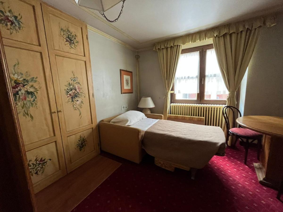 Hotel Posta R.T.A. Мадонна-ді-Кампільйо Екстер'єр фото