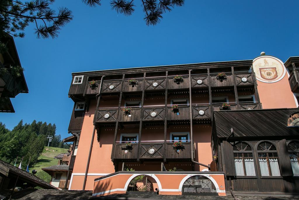 Hotel Posta R.T.A. Мадонна-ді-Кампільйо Екстер'єр фото