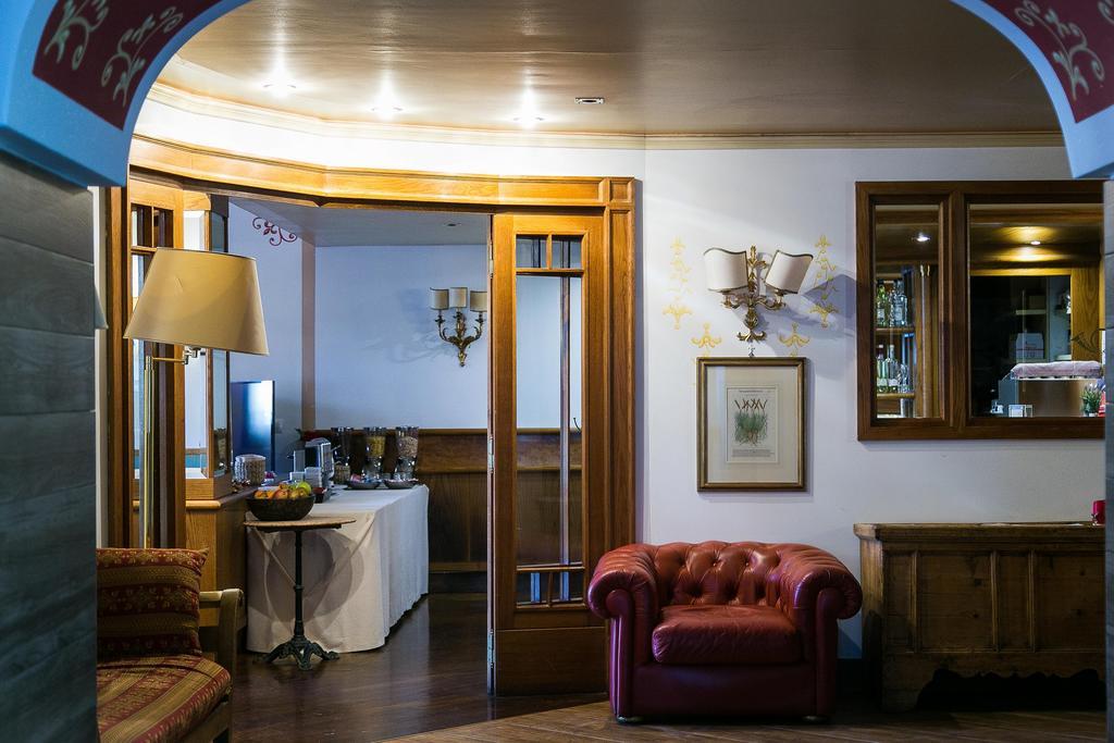 Hotel Posta R.T.A. Мадонна-ді-Кампільйо Екстер'єр фото