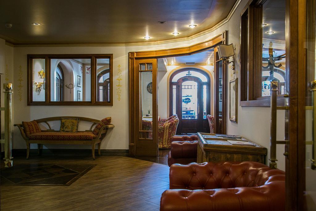 Hotel Posta R.T.A. Мадонна-ді-Кампільйо Екстер'єр фото
