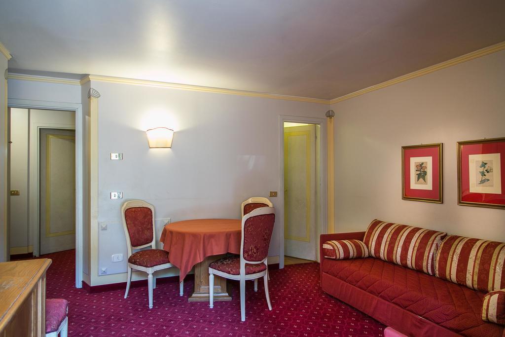 Hotel Posta R.T.A. Мадонна-ді-Кампільйо Екстер'єр фото