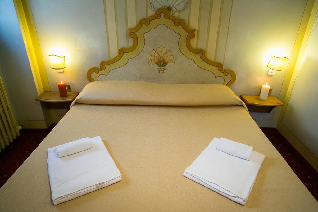 Hotel Posta R.T.A. Мадонна-ді-Кампільйо Екстер'єр фото
