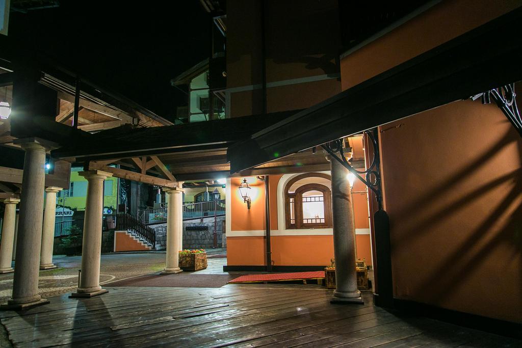 Hotel Posta R.T.A. Мадонна-ді-Кампільйо Екстер'єр фото